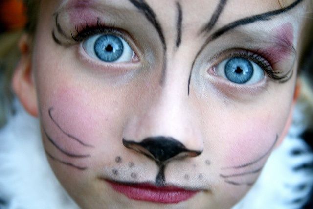 640x427 Easy Cat Face Painting Simple Yet Dramatic Cat Face Painting - Cat Face Painting