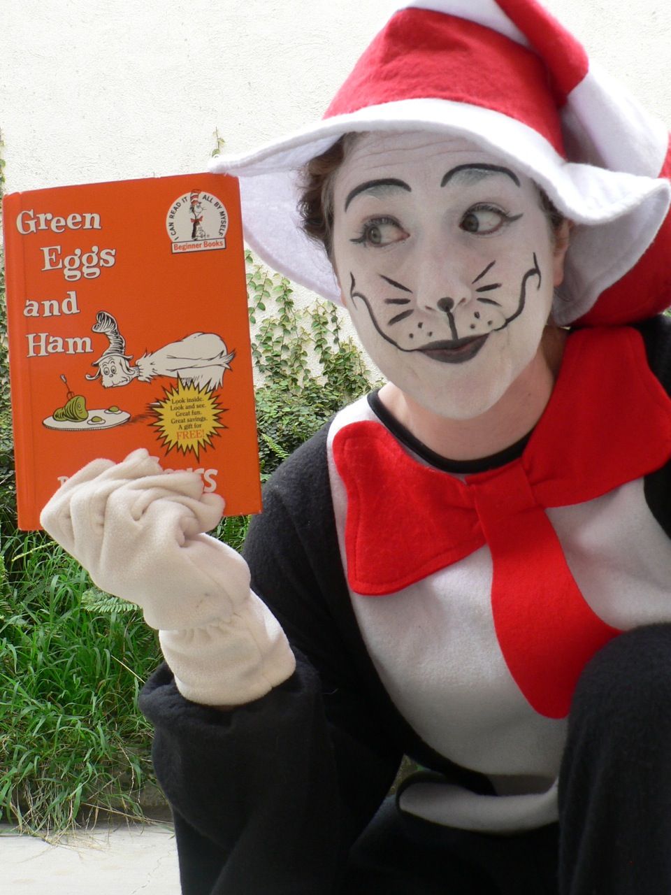 Cat In The Hat Face Painting at Explore collection of Cat In The Hat Face