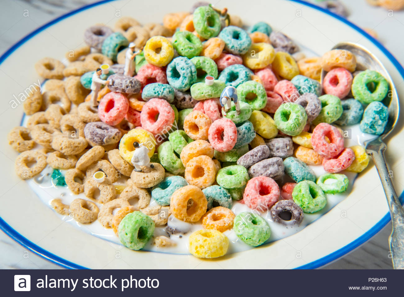 1300x956 Tiny Painting Crew Paints The Oat Loop Cereal Rainbow Of Colors - Cereal Painting