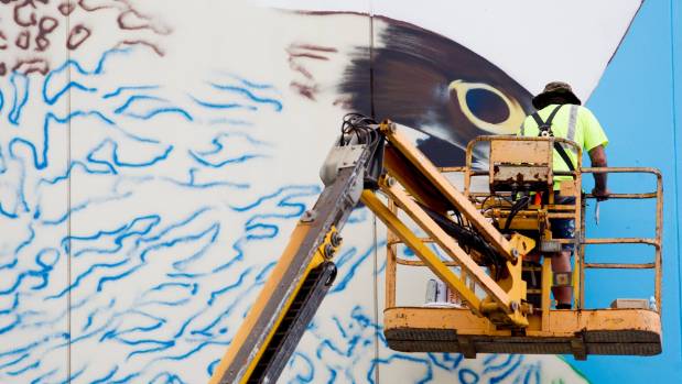 619x349 Giant To Soar Over Waikato River In Hamilton's Largest - Charlie Williams Painting