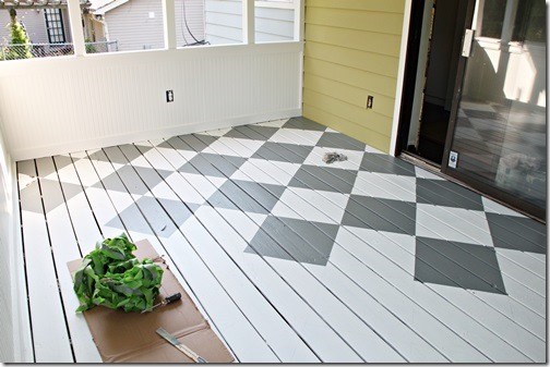 504x337 How To Paint Diamonds On The Floor - Checkerboard Painting