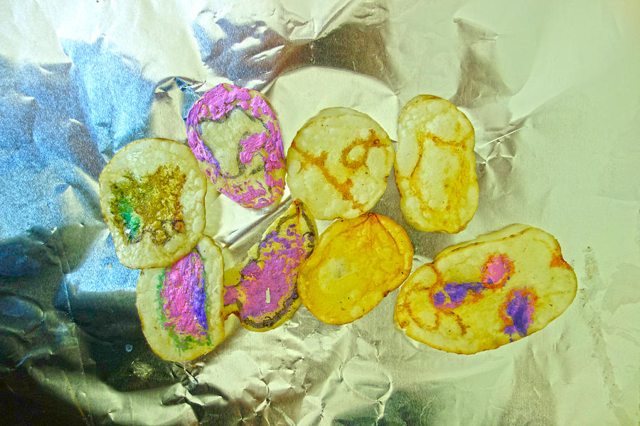 900x600 Painted Potato Chips Painting By Reiner Poser - Chips Painting