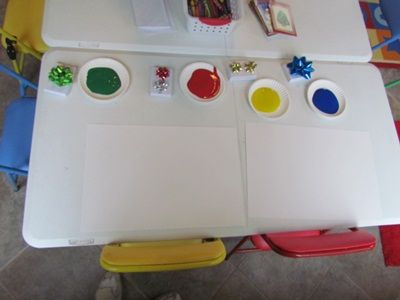 400x300 Christmas Bow Painting In Preschool Gift Bow, Activities - Christmas Bow Painting