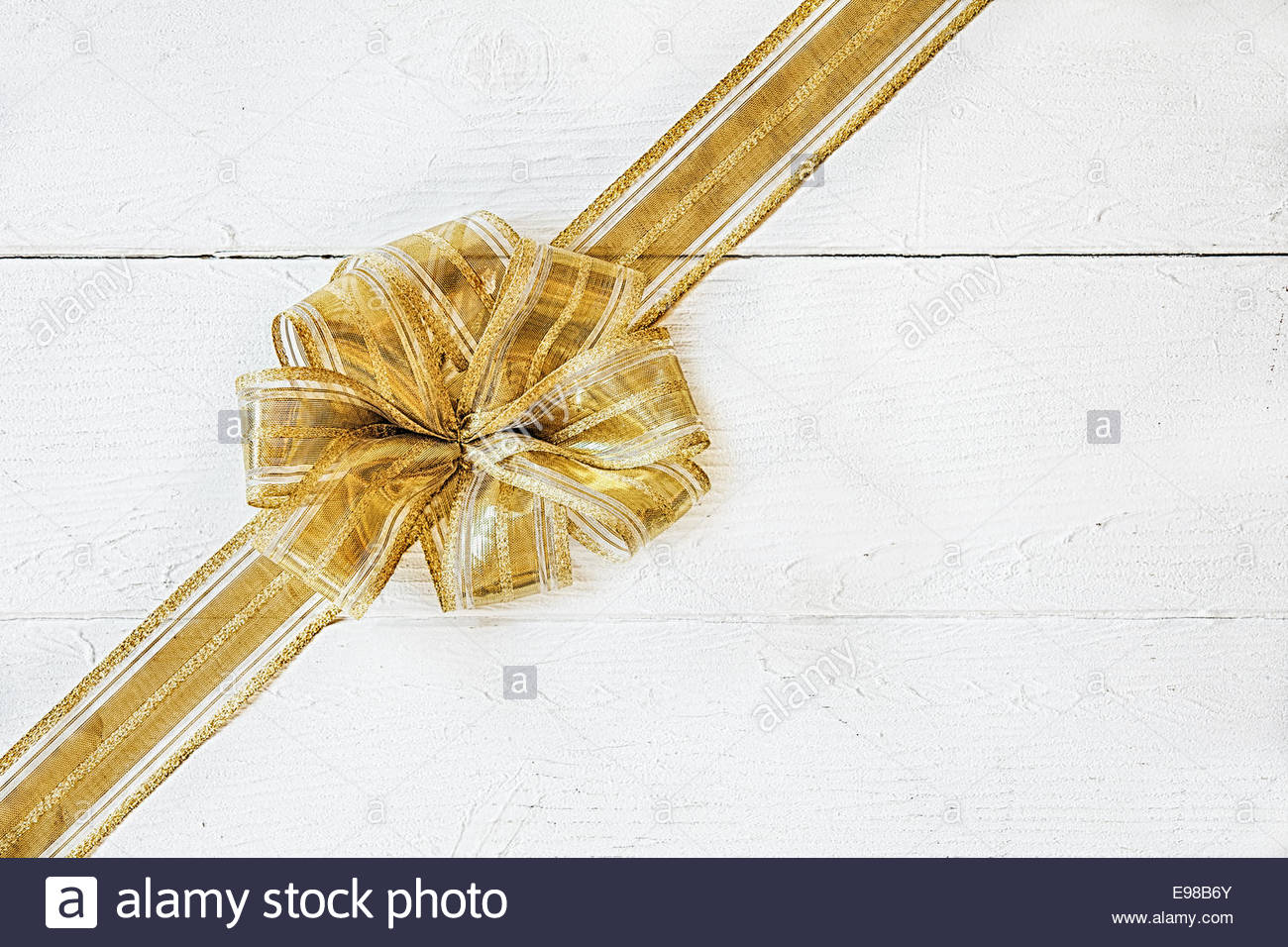 1300x956 Decorative Gold Christmas Bow Arranged Diagonally On White Painted - Christmas Bow Painting