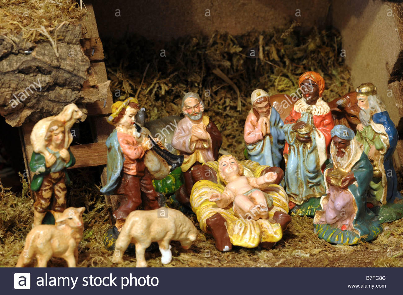1300x953 Christmas Nativity Scene, Hand Painted Vintage Plaster Models - Christmas Nativity Painting