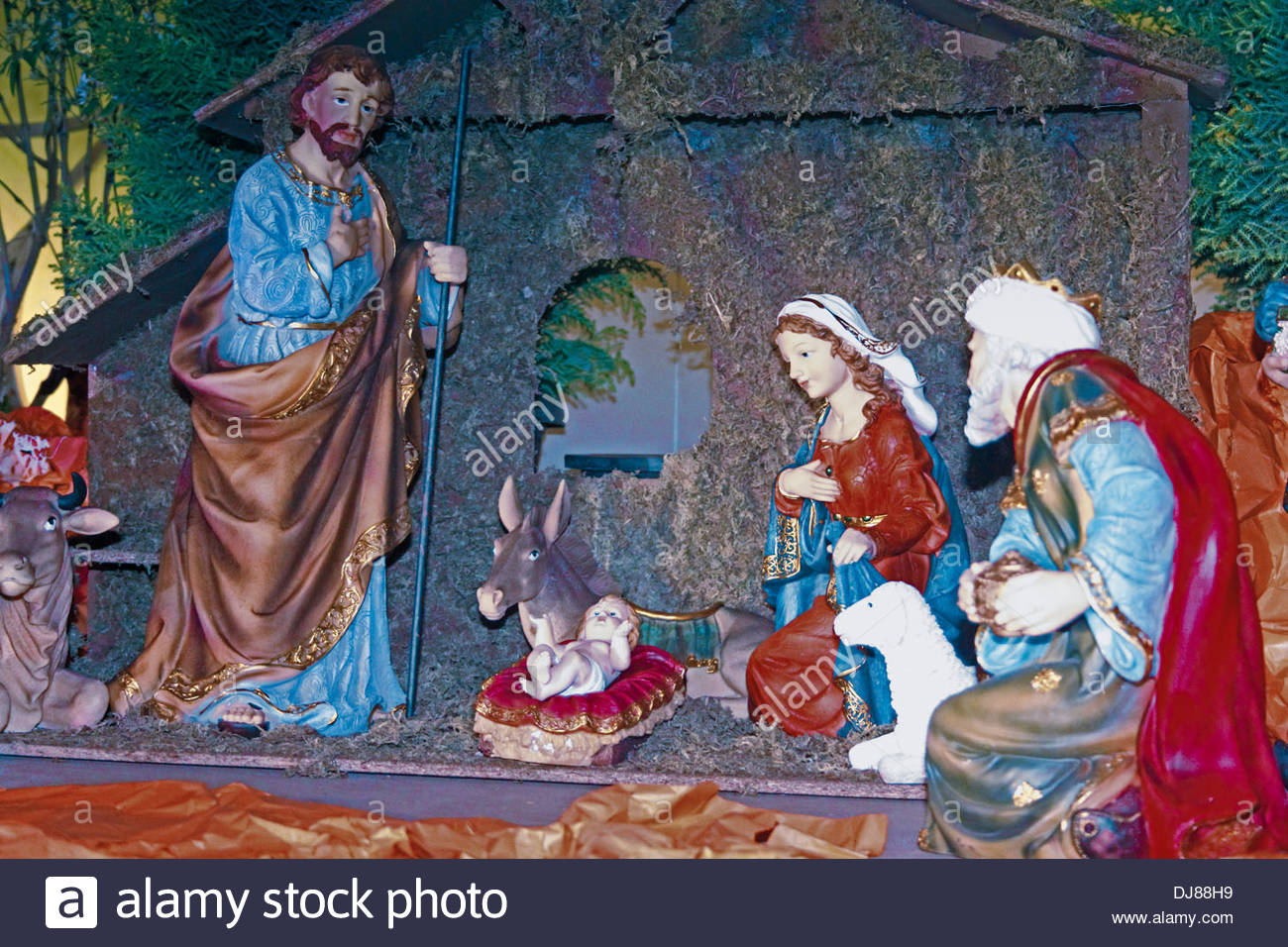 1300x956 Christmas Nativity Scene Of Jesus Birth In An Old Cottage Nearby - Christmas Nativity Scene Painting