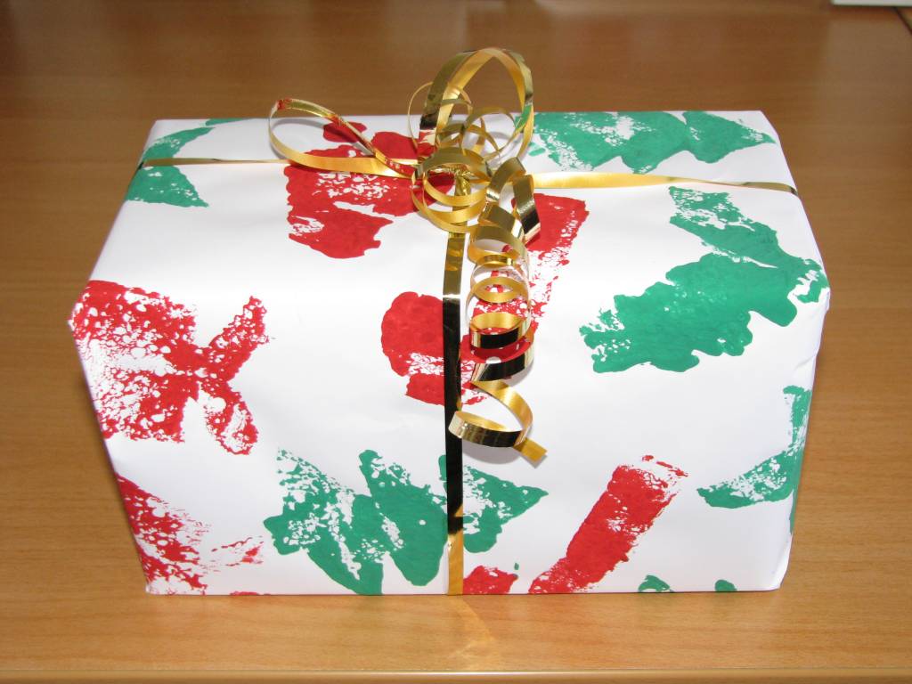 1024x768 Homemade Christmas Gift Wrap Learning 4 Kids - Christmas Present Painting