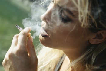 350x235 How To Remove Cigarette Smoke Smell And Color From Walls Home - Cigarette Smoke Painting