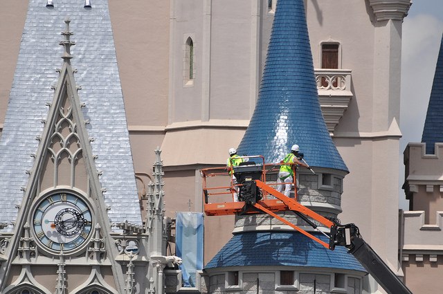 640x425 Photos Magic Kingdom Construction And Cinderella Castle Paint Job - Cinderellas Castle Painting