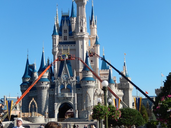 588x441 Photos Of Painting On Cinderella Castle Wdw Daily News - Cinderellas Castle Painting