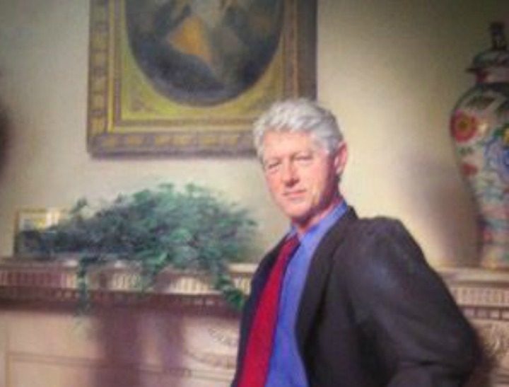 720x547 Bill Clinton's Portrait Photobombed By Monica Lewinsky Dress. - Clinton Painting