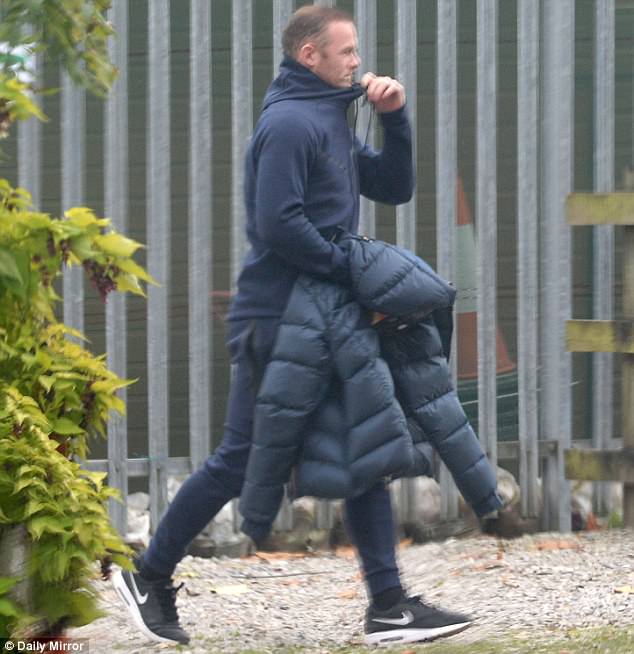 634x654 Wayne Rooney Begins 100 Hours Of Community Service Daily Mail Online - Community Service Painting