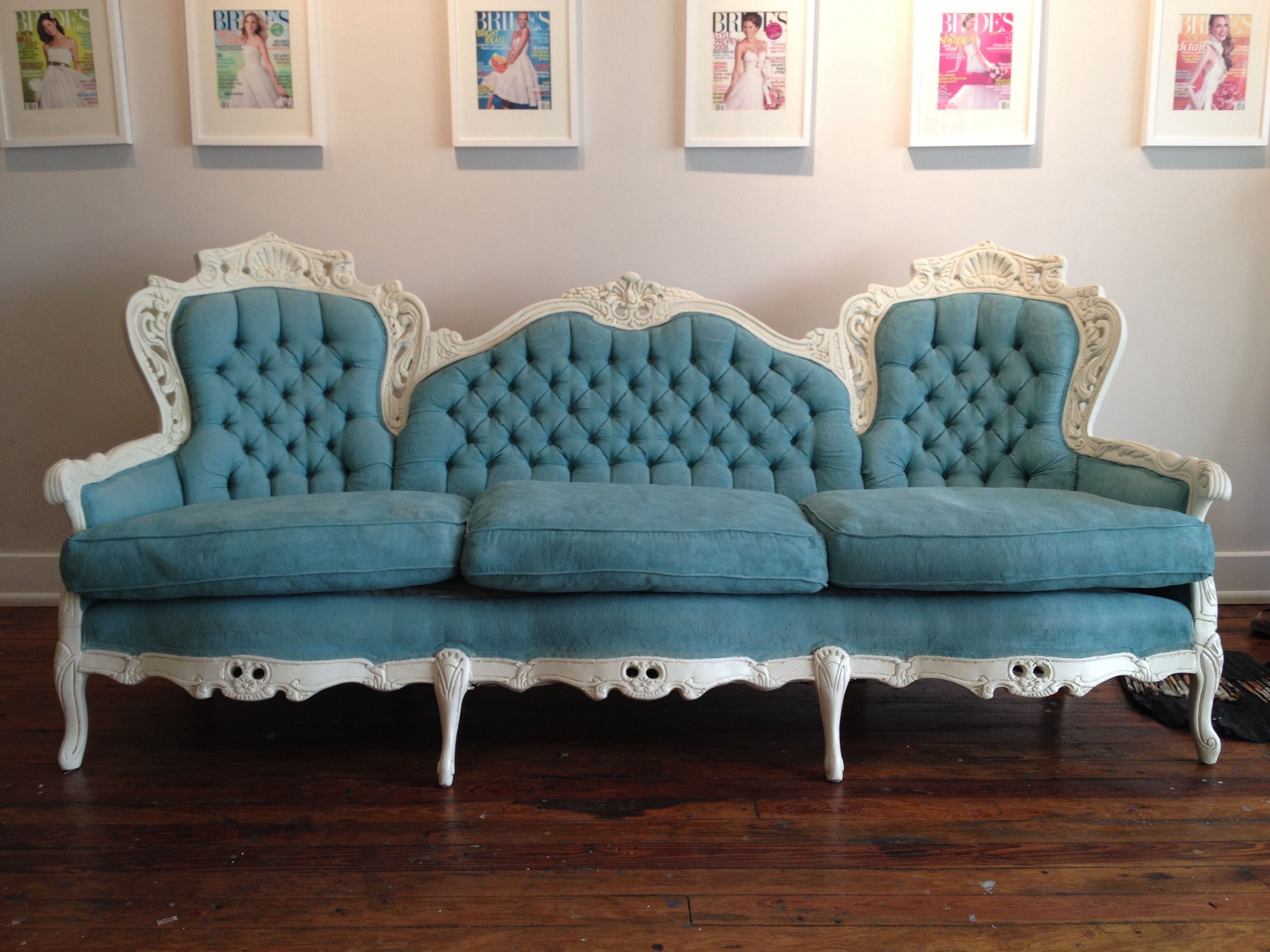 3264x2448 Vintage Italian Sofa Redesigned With Chalk In Provence - Couch Painting