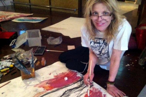594x396 Courtney Love Twitter Pics - Courtney Love Painting