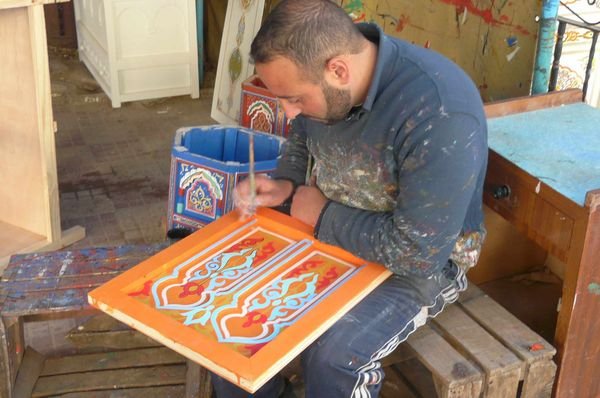 600x398 Craftsman Painting Furniture, Chefchaouen Photo - Craftsman Painting