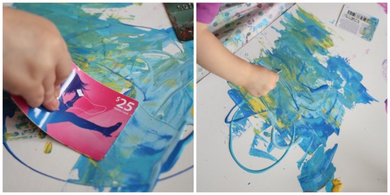 560x280 Painting Activities For Toddlers - Credit Card Painting