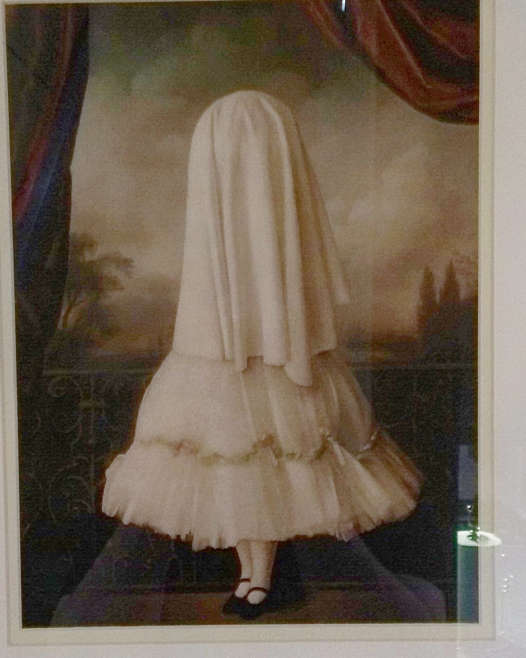 1080x1350 Creepy Painting In The Hotel I'M Staying - Creepy Painting