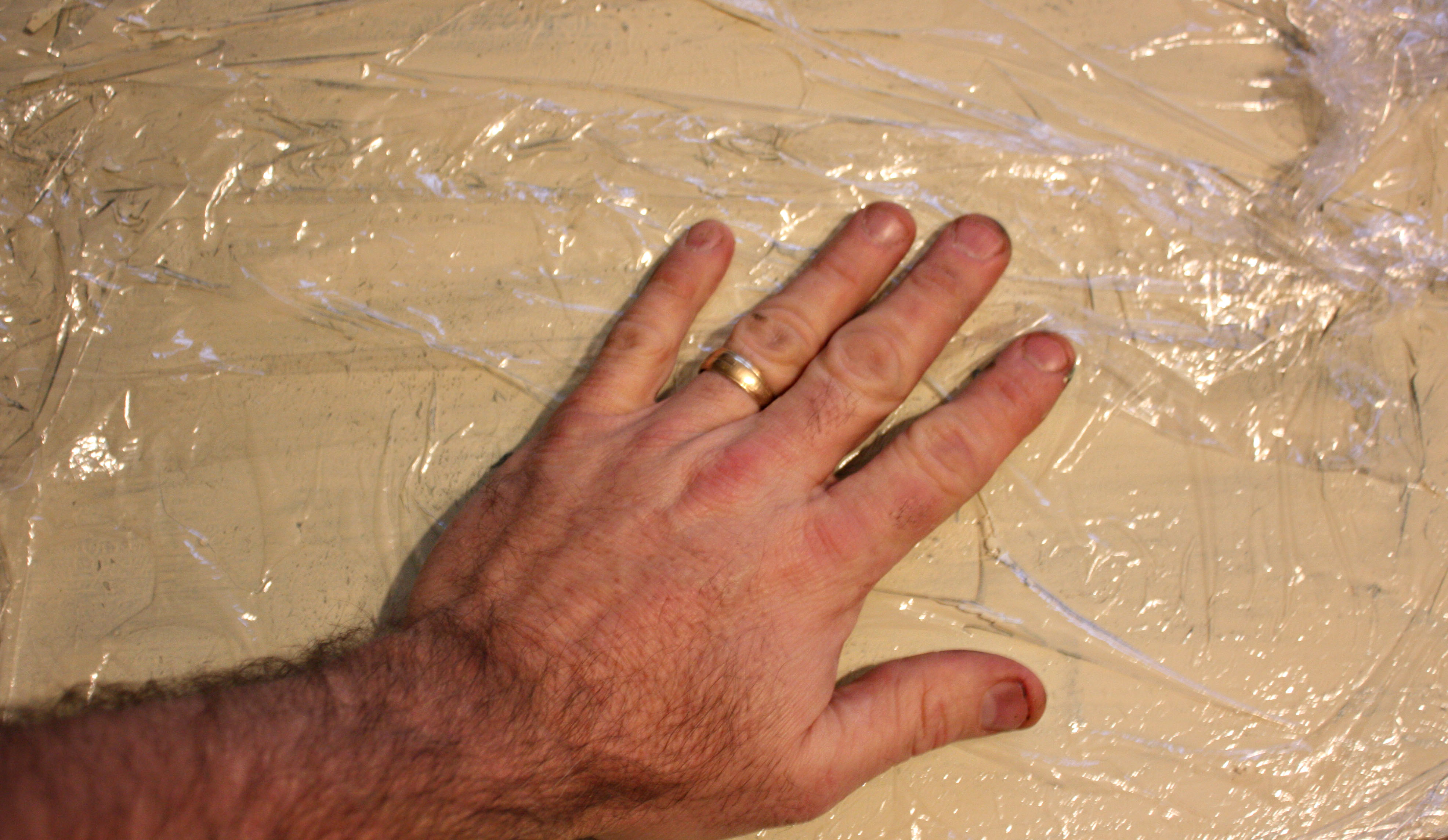 3944x2288 Tutorial Tuesday Creating Painted Texture With Saran Wrap - Crinkle Painting