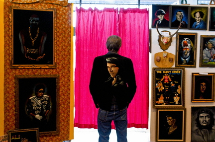 432x286 It's Curtains For The Velveteria Velvet Painting Museum - Crushed Velvet Painting