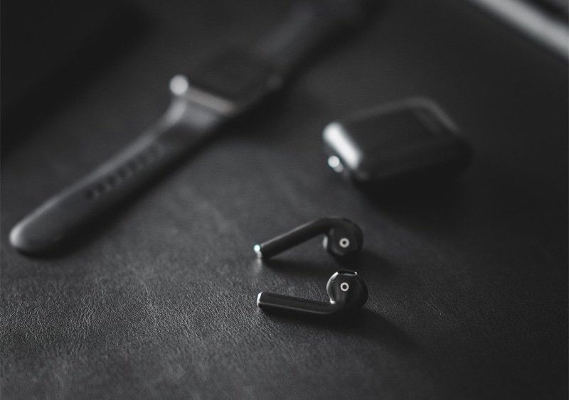 800x563 Macrumors Giveaway Win Custom Painted Airpods From Blackpods - Custom Painting Iphone