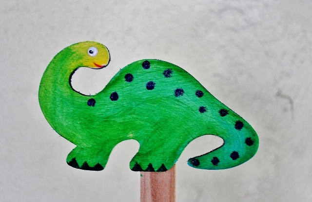 640x414 5 Awesome Dinosaur Party Activities Mamaguru - Cute Dinosaur Painting