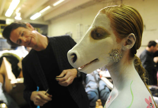 550x377 Splendid Body Painting Works Dazzle Denver Fashion Weekend - Daily Paintingworks
