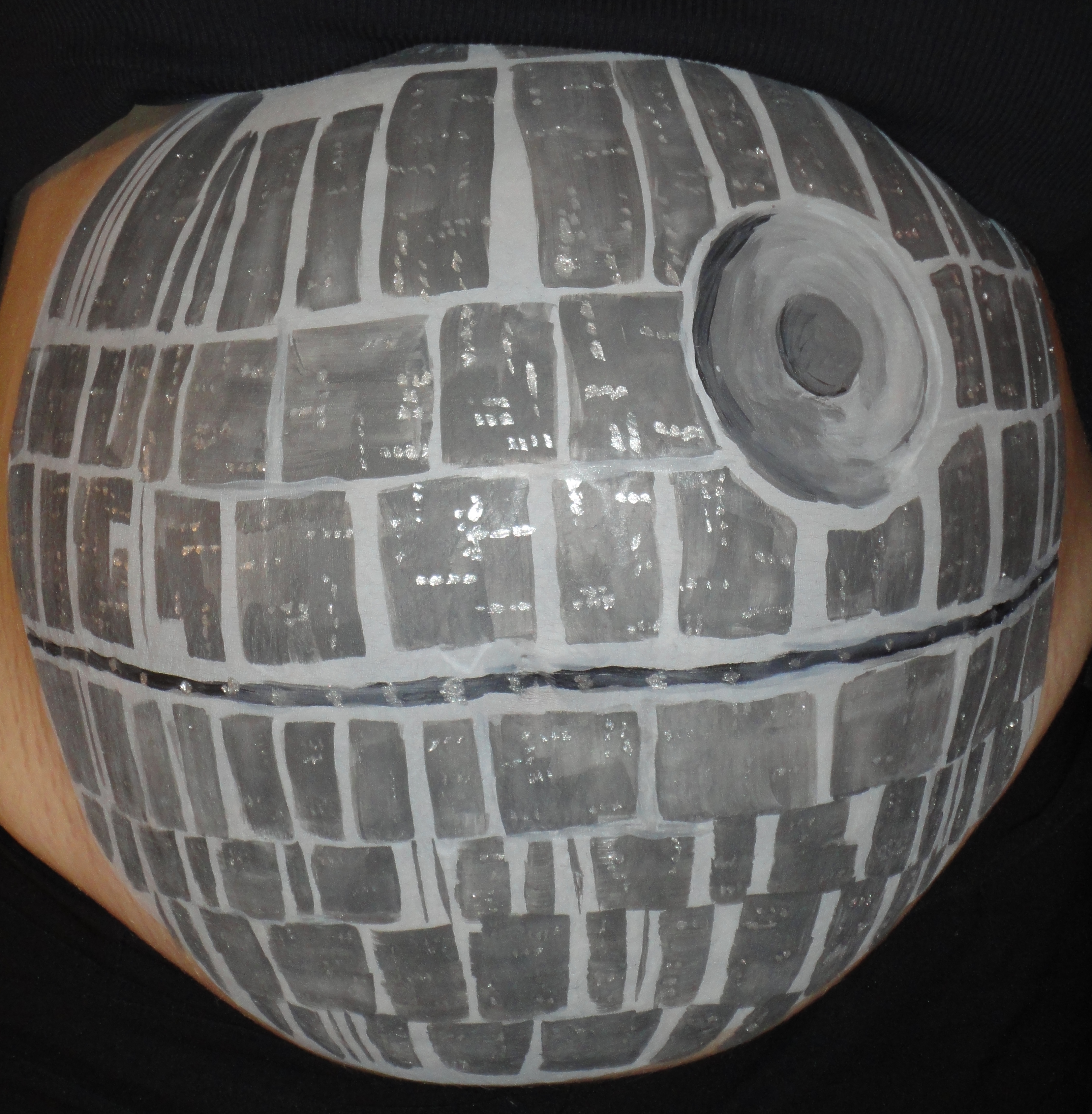 3240x3304 Death Star Bodypainting Schrecklich.de - Death Star Painting