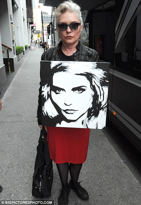 468x679 Debbie Harry Recreates The Classic Blondie Pout As Fan Presents - Debbie Harry Painting