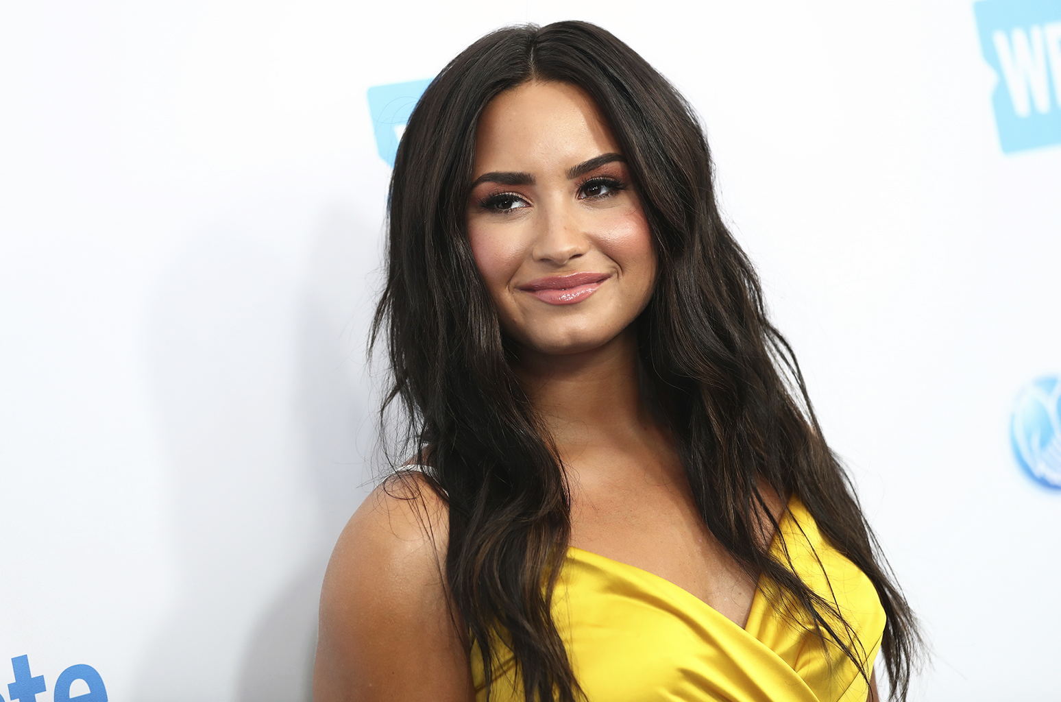 1548x1024 Demi Lovato To Help War Scarred Children In Iraq The Tropixs - Demi Lovato Painting