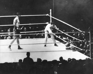 300x238 Jack Dempsey Vs. Luis Angel Firpo - Dempsey And Firpo Painting