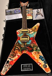 200x290 Tommy Lee Hand Painted Dimebag Darrell Tribute Guitar Being - Dimebag Darrell Painting