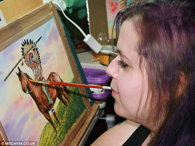 634x474 Disabled Artist, 26, Paints Incredible Wildlife Scenes By Holding - Disabled Artists Painting
