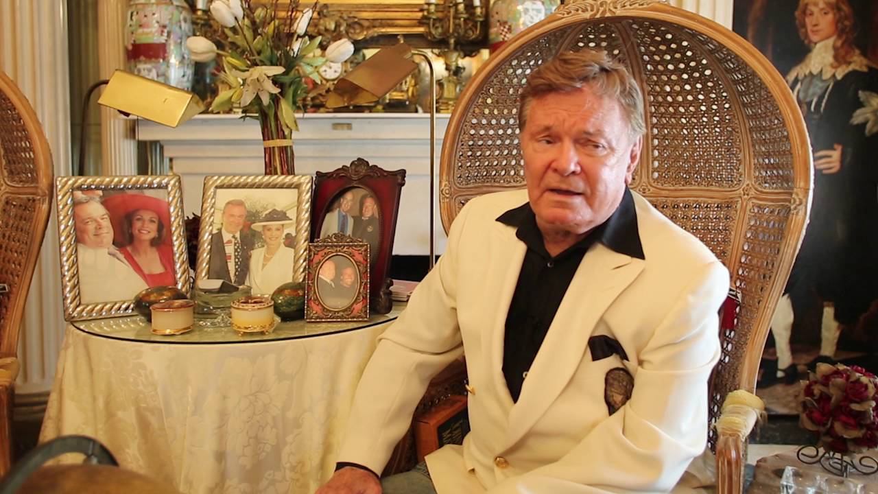 1280x720 Video Portrait Painter Ralph Wolfe Cowan Reminisces About - Donald Trump Painting Portrait