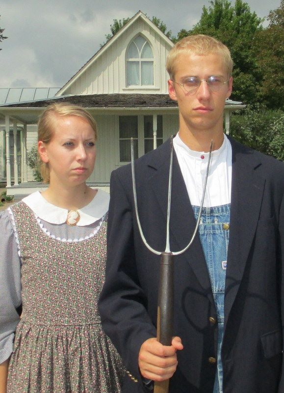579x800 Fileamerican Gothic Dress Up.jpg - Dress Up Painting
