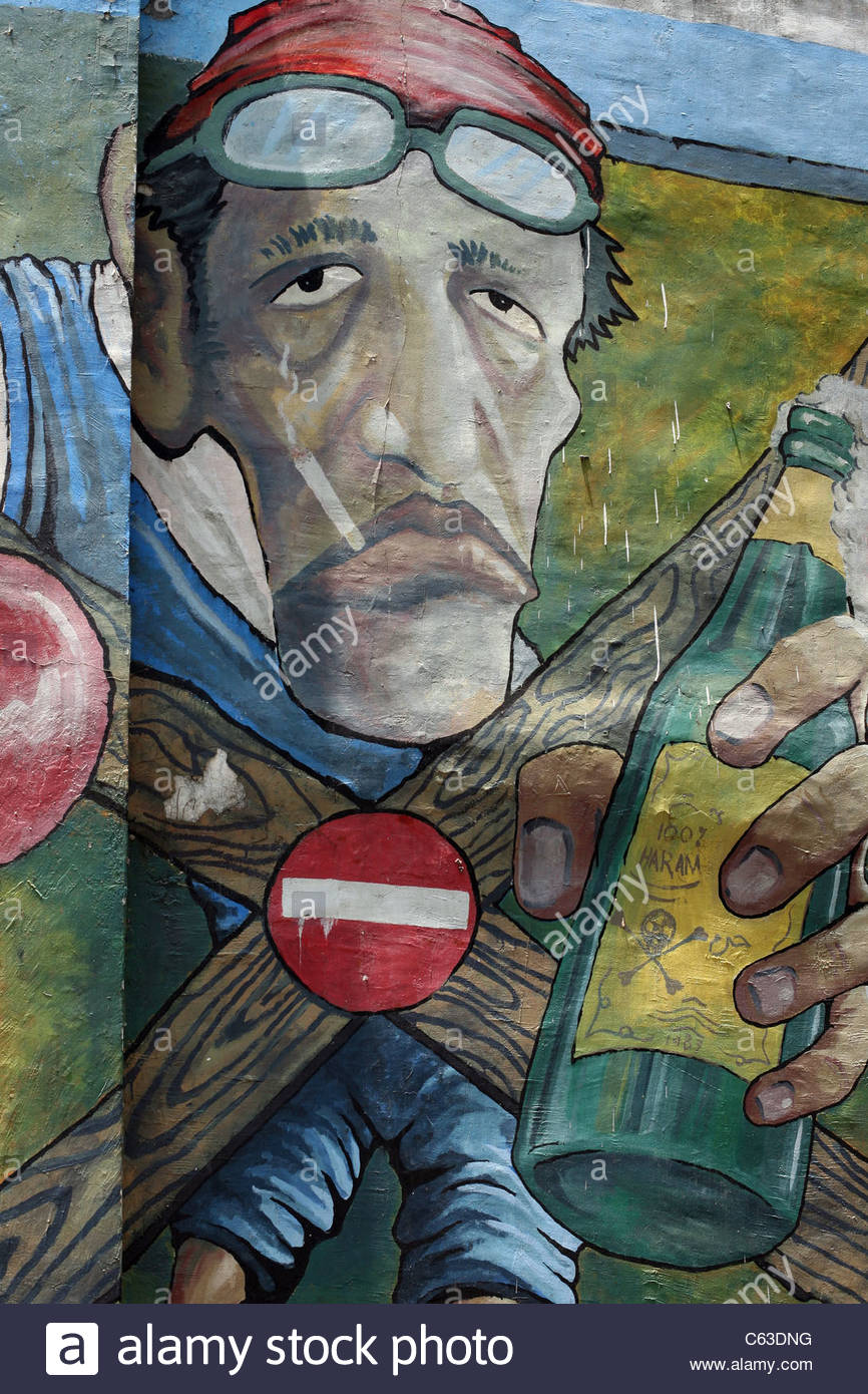 866x1390 Mural Denouncing Drugs And Alcohol, On The Exterior Wall - Drugs Painting