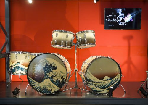 500x355 Pink Floyd Tmr On Twitter Nick Mason Arrives - Drum Set Painting