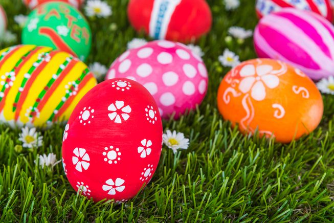 653x436 7 Easter Egg Dyeing Tips For Non Diyers Mnn - Easter Egg Painting