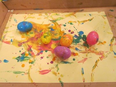 400x300 Crack Open The Egg And Paint In Preschool Easter, Egg And Activities - Easter Painting Activities