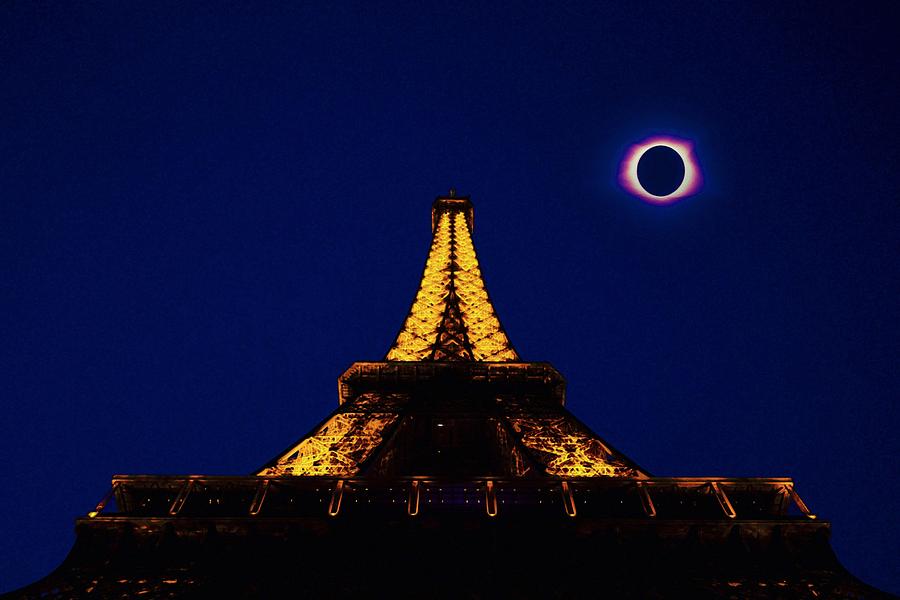 900x600 Solar Eclipse Over Eiffel Tower In Paris, France 2 Painting By - Eiffel Tower At Night Painting