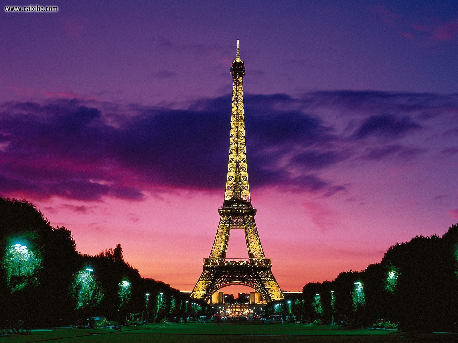 1600x1200 Known Places Eiffel Tower At Night Paris France, Picture Nr. 16045 - Eiffel Tower Painting Night