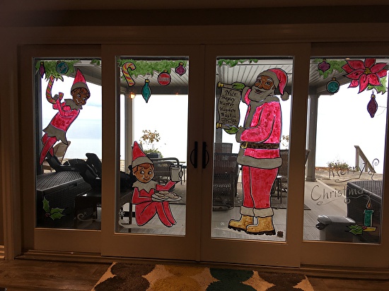 550x412 Melani Pyke - Elf On The Shelf Painting