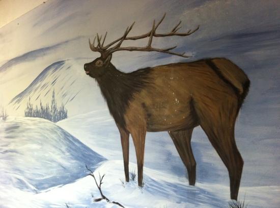 550x410 This Super Fantastic Elk Painting In The Hallway Is The Best - Elk Painting