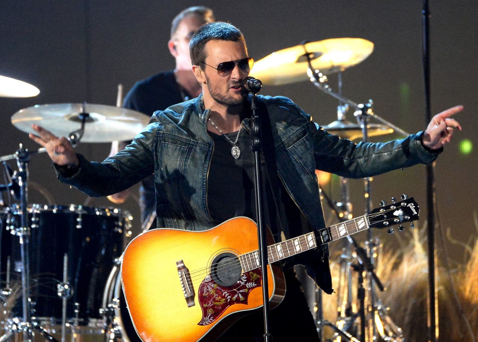 1600x1146 904 Happy Hour - Eric Church Painting