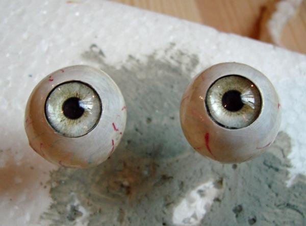 600x443 Realistic Eyeballs Tutorial - Eyeball Painting
