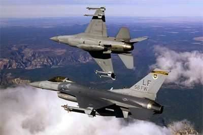 400x267 F16 Formation Of Two Wingover 0705 1a.jpg Paintings - F 16 Painting