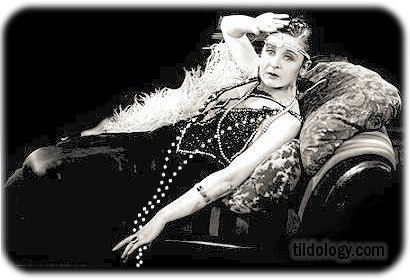 410x280 Wigan Messageboard Wiganworld - Fainting Couch Painting