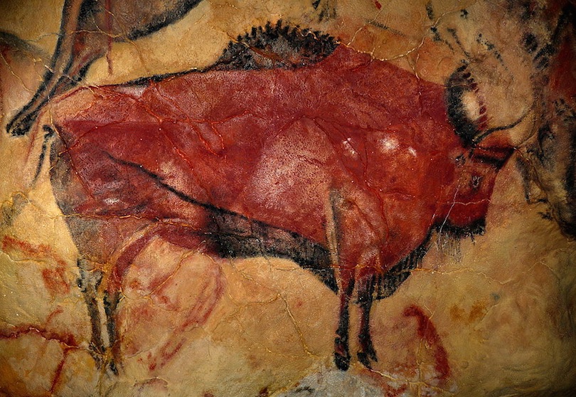 810x558 10 Prehistoric Cave Paintings (With Photos Amp Map) - Famous Bull Painting