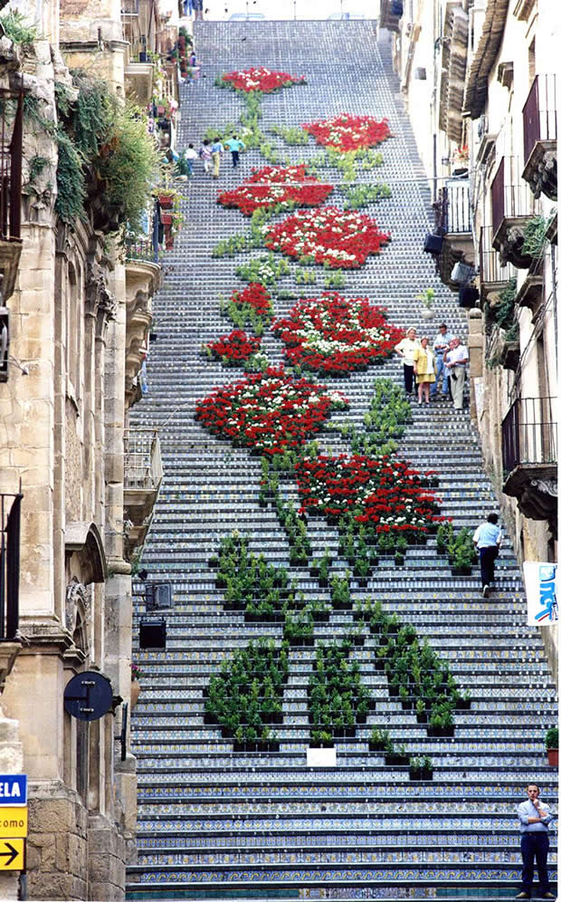 620x996 15 Most Beautiful Steps In The World - Famous Staircase Painting