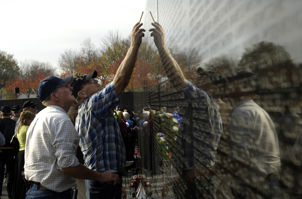 1200x793 The Remarkable Story Of Maya Lin's Vietnam Veterans Memorial - Famous Vietnam Wall Painting