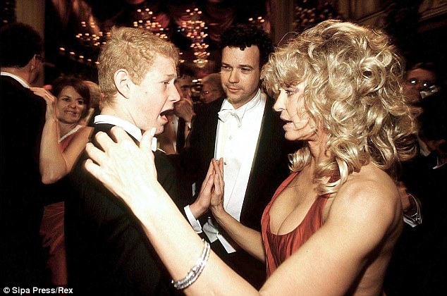 634x420 University Of Texas Files Appeal After Ryan O'Neal's Win To Keep - Farrah Fawcett Painting